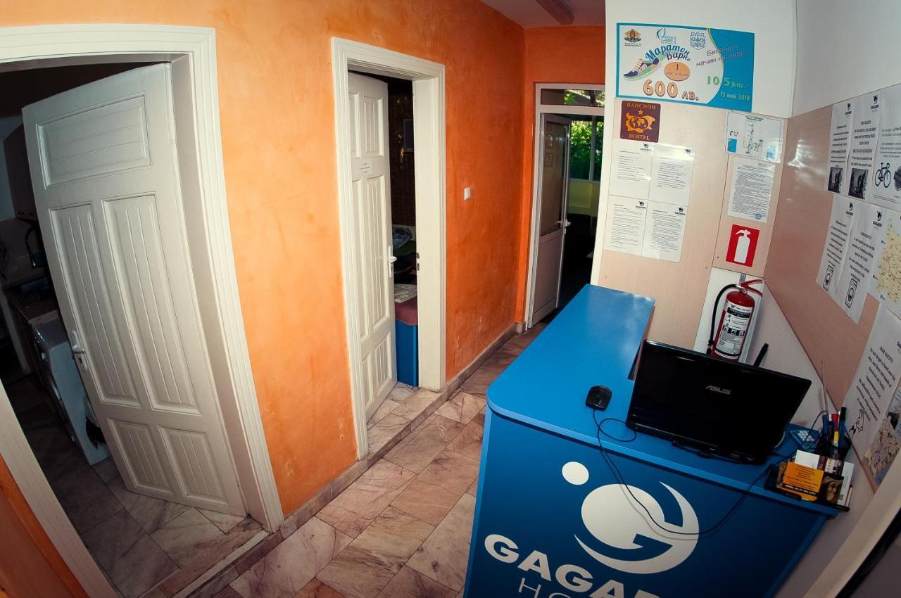 Gagarin House Hostel Varna Bagian luar foto